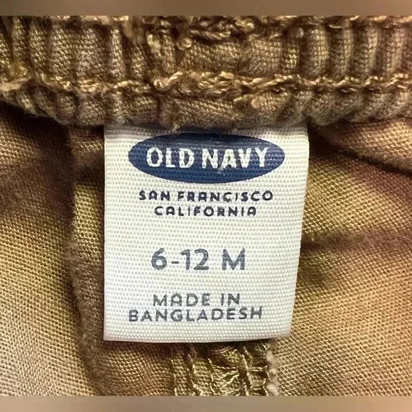 SET: Old Navy & Carter’s | 4- pairs of baby boy shorts. Size: 6-12M - Picture 9 of 14